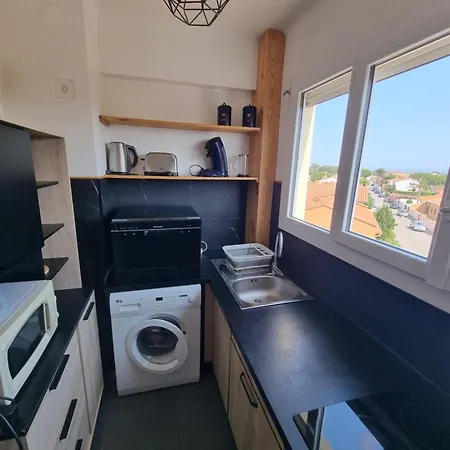 Le Triton Apartment *
